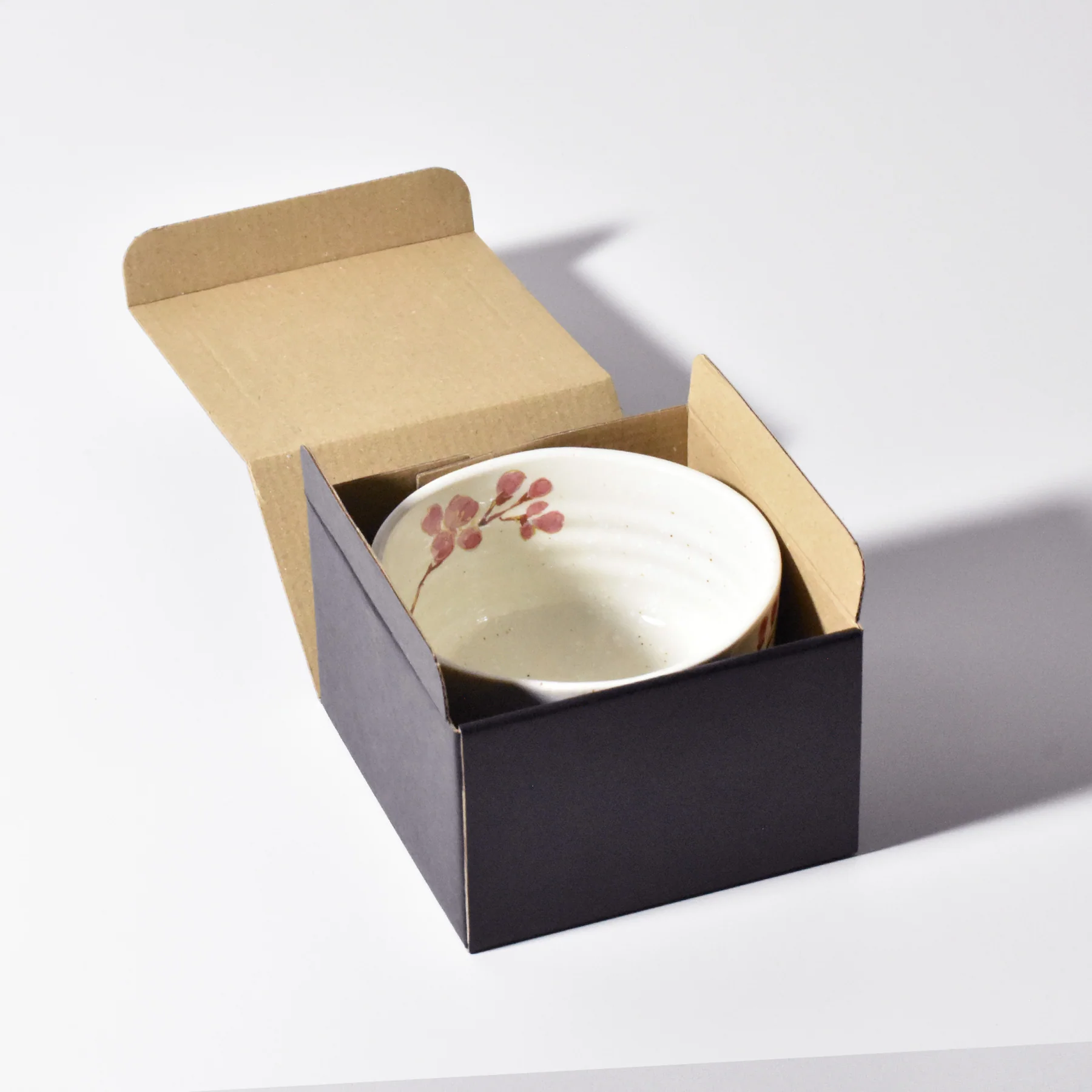 Japanese Ceramic “Kin-Sai Sakura” Matcha Bowl – Gold-Accented Cherry Blossom Design - Image 4